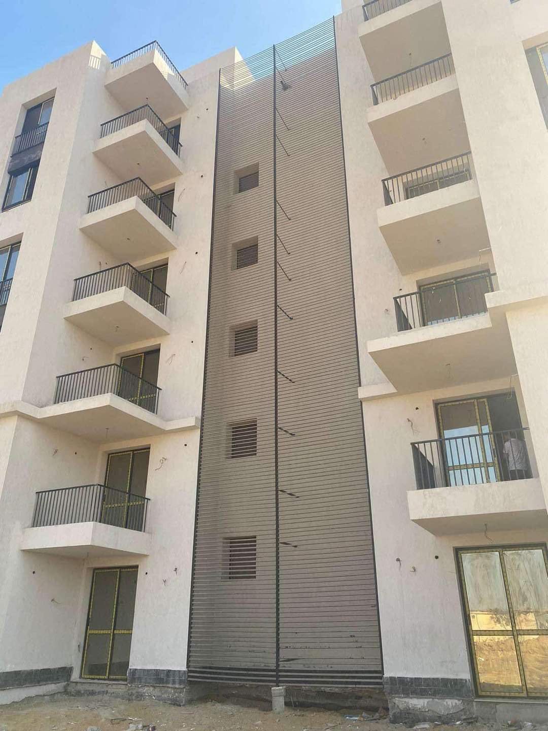 كمبوند فاخر في حدائق اكتوبر - استلام خلال سنه 